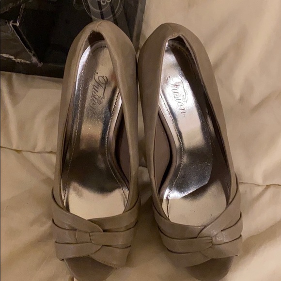 Fusion High Heel pumps - size 7 - Picture 3 of 5